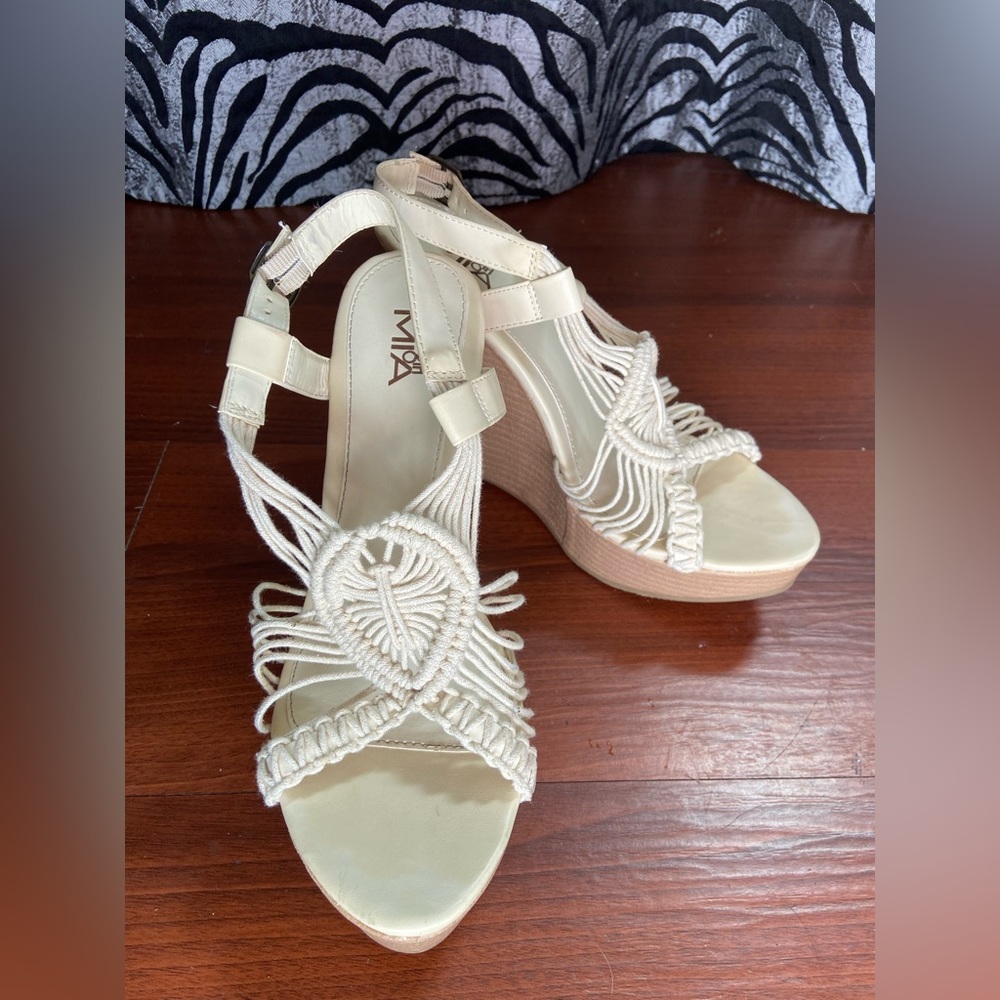 Women’s cream woven wedges